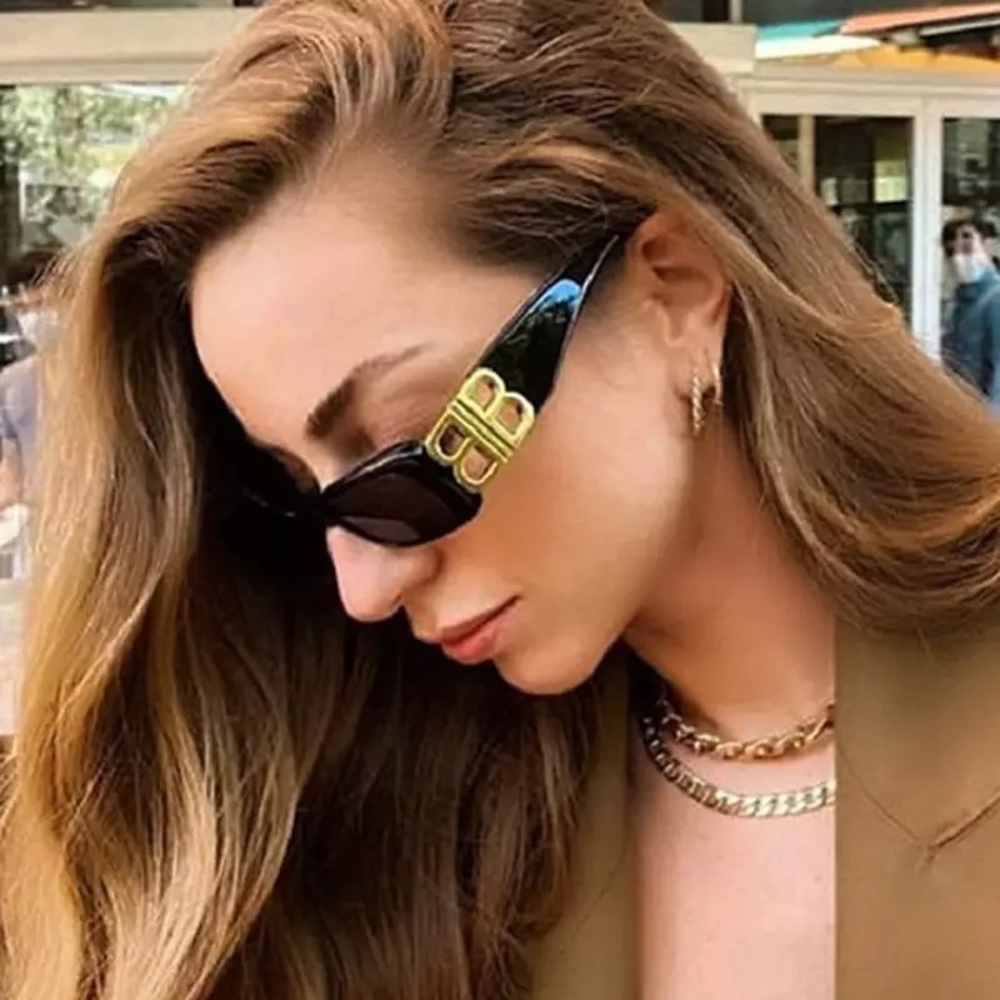 Balenciaga style Sunglasses 🕶 & earrings set - Picture 2 of 7
